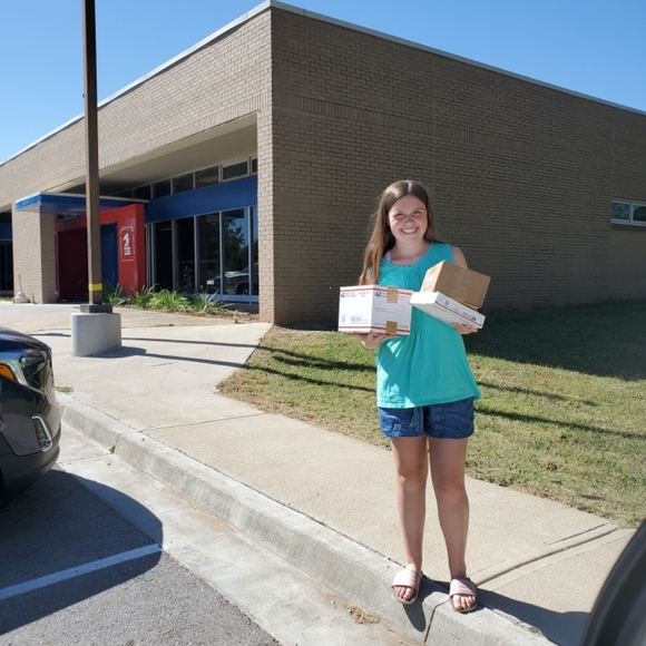 Meet your Poshers, Jayme and Macy - Picture 3 of 3